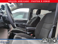 La Dodge Grand Caravan SE Plus 2015 est une minifourgonnette pratique et abordable, idéale pour les... (image 7)