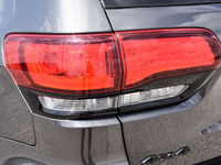 2018 Jeep Grand Cherokee 4D Sport Utility Altitude Granite Crystal Metallic Clearcoat 4WD, 180 Amp A... (image 9)