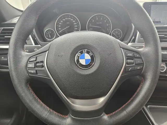 2018 BMW 330i xDrive CAMERA, BLUETOOTH, VOLANT & SIEGES CHAUFF, in Cars & Trucks in Longueuil / South Shore - Image 19