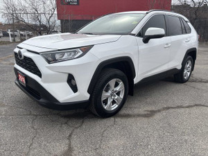 2019 Toyota RAV 4 XLE**AWD**SUNROOF**CARPLAY**TOUCSHCREEN**HEATED SEATS**