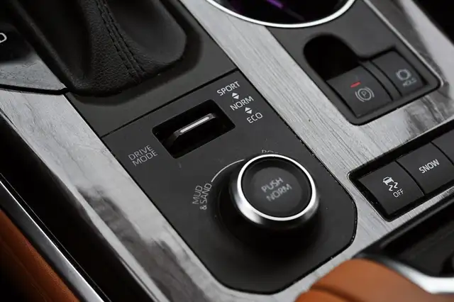2021 Toyota Highlander 2021 LIMITED + AWD + GPS + CUIR + TOIT +  in Cars & Trucks in Longueuil / South Shore - Image 22