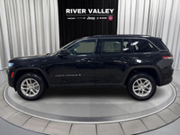 HEATED FRONT SEATS, ADAPTIVE CRUISE CONTROL, BLIND SPOT MONITOR, LED HEADLIGHTS, REAR PARKING AID, L... (image 3)