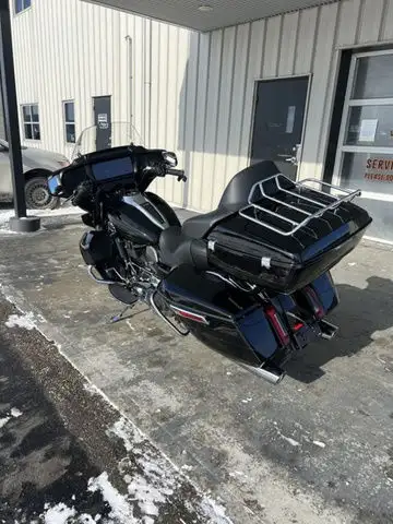 2025 Harley-Davidson FLHXU - Street Glide Ultra in Sport Touring in Winnipeg - Image 6