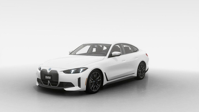 2025 BMW i4 eDrive40 | Premium | Sièges En Sensatec Perforé in Cars & Trucks in City of Montréal