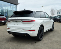 This Lincoln Corsair has a dependable Intercooled Turbo Premium Unleaded I-4 2.0 L/122 engine poweri... (image 4)