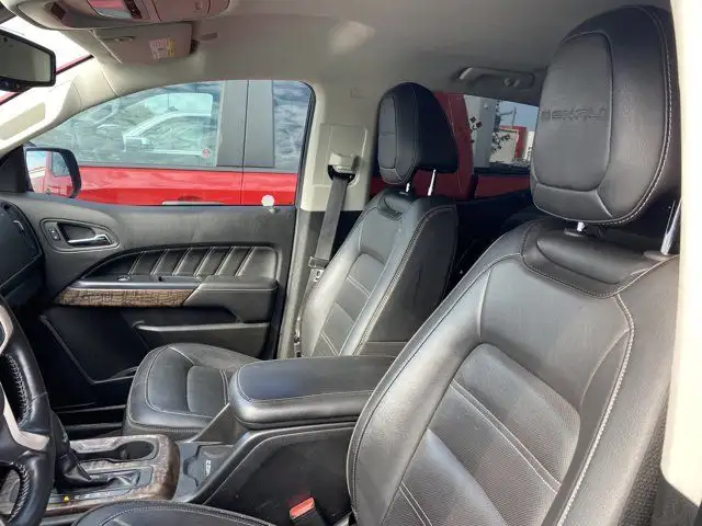 2021 GMC Canyon Crew Cab 4WD Denali dans Autos et camions dans Ville d’Edmonton - Image 3
