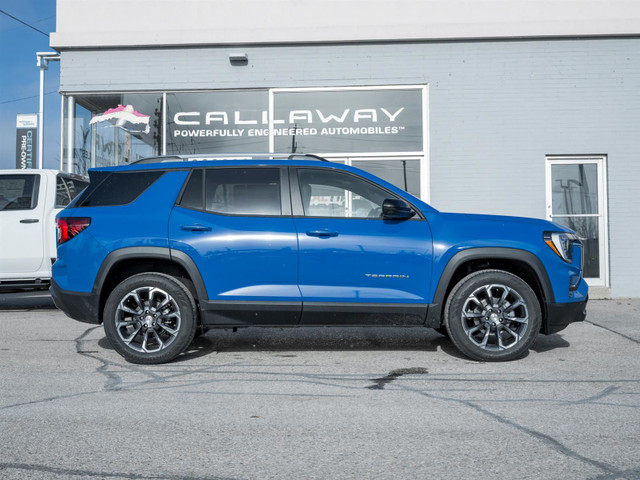 2025 GMC Terrain Elevation- *Dealer Demo* Wireless Charging in Cars & Trucks in Markham / York Region - Image 3