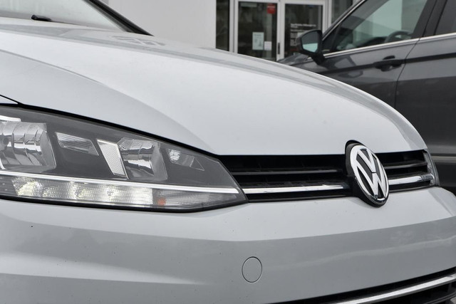 2018 Volkswagen Golf Trendline 5 portes avec boîte automatique à in Cars & Trucks in Saint-Jean-sur-Richelieu - Image 3