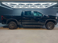 CHEVROLET SILVERADO ZR2 2023 MOTEUR V8 PUISSANT DE 6,2L!!! TRANSMISSION AUTOMATIQUE 10 VITESSES PARF... (image 1)