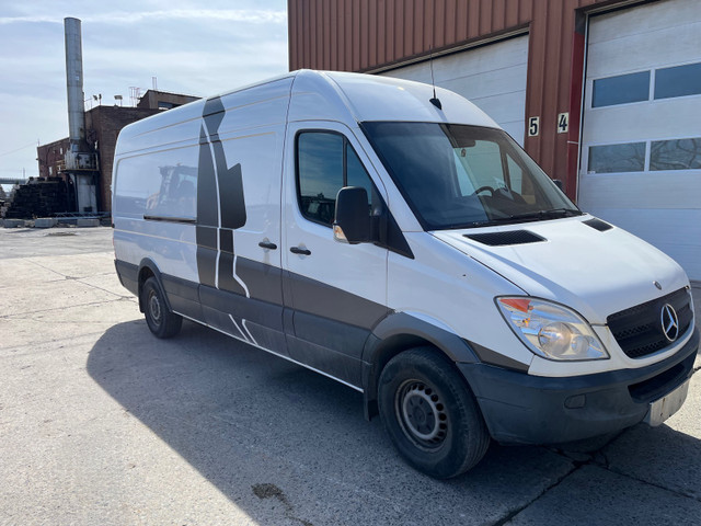 2012 Mercedes-Benz Sprinter 2500 EXT. in Cars & Trucks in City of Montréal - Image 3