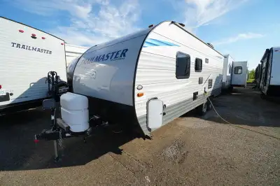 REAR DOUBLE BUNKS 2019 Gulf Stream Trailmaster 248BHLight weight family camper with rear double over...