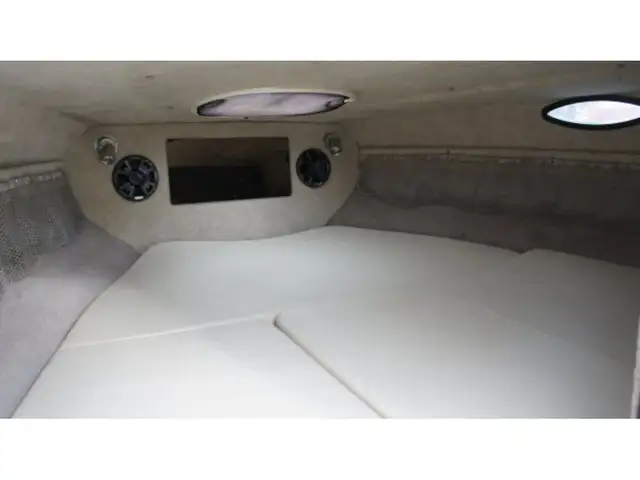 2013 Stingray Boat Co 208CR VOLVO V6-200CV in Powerboats & Motorboats in Longueuil / South Shore - Image 6