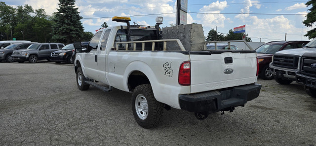 2015 Ford Super Duty F-350 SRW 4x4 - 8 Foot Box - Tow Package! in Cars & Trucks in Mississauga / Peel Region - Image 4