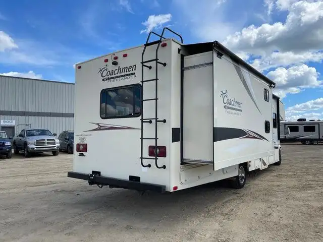2014 Freelander 32BH in RVs & Motorhomes in St. Albert - Image 27