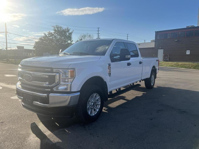 2022 Ford F-350 XLT Crew Cab Long Box 4WD in Cars & Trucks in City of Toronto - Image 3