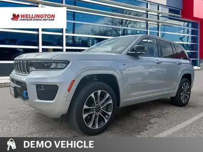 This Jeep Grand Cherokee 4xe has a trusty Intercooled Turbo Gas/Electric I-4 2.0 L/122 engine poweri...