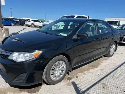 ENGINE LIGHT ON. 4 EXTRA TIRES ON RIMS. Engine: 4 L/100Km City: 8.2 L/100Km Hwy: 5.5 Safety Equipmen...