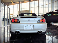 Comes equipped with: Power Mirrors, Removable Top, Halogen Headlamps, Courtesy lights, LED Headlight... (image 6)