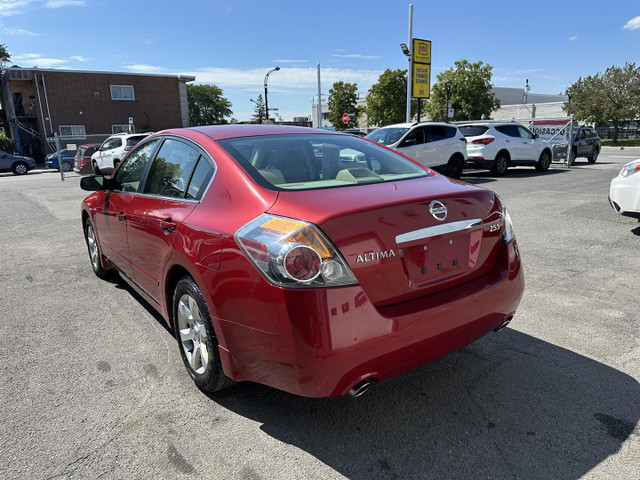 Nissan Altima 2.5L aut tout equipe etat impeccable doccasion 200 dans Autos et camions  à Ville de Montréal - Image 4
