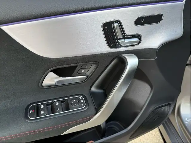 2022 Mercedes-Benz A-Class A35 AMG Hatchback|Loaded|Certified|Wa dans Autos et camions dans Ville de Toronto - Image 12