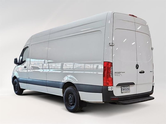 2023 Mercedes-Benz Sprinter 2500 170 Wheelbase High Roof in Cars & Trucks in Laval / North Shore - Image 3
