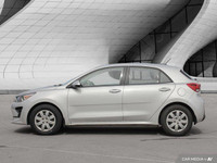 Experience effortless city driving with this sleek 2022 Kia Rio 5-door hatchback, boasting only 86,4... (image 1)