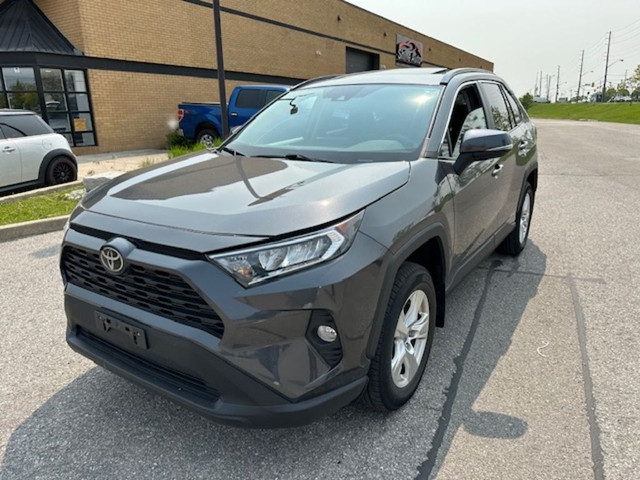 2021 Toyota RAV4 XLE AWD SUNROOF BACK UP CAM WINTER TIRES in Cars & Trucks in Mississauga / Peel Region - Image 2