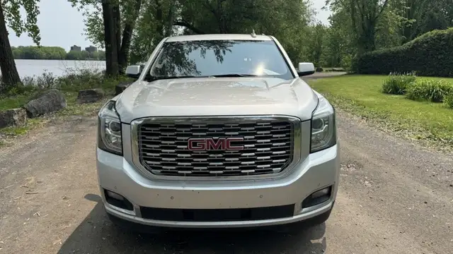2019 GMC Yukon XL Denali in Cars & Trucks in Laval / North Shore - Image 9