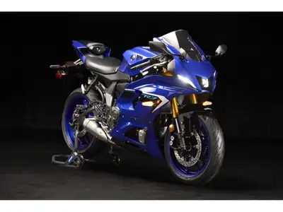 2025 Yamaha YZF-R7 RESERVE : TRES LIMITE Stock limité Réservez votre moto DÈS MAINTENANT! Plus de 40...