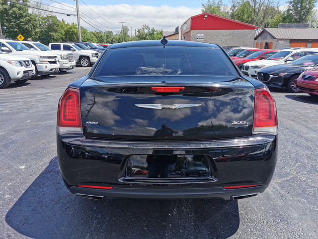2018 Chrysler 300 S V6 in Cars & Trucks in Belleville - Image 4