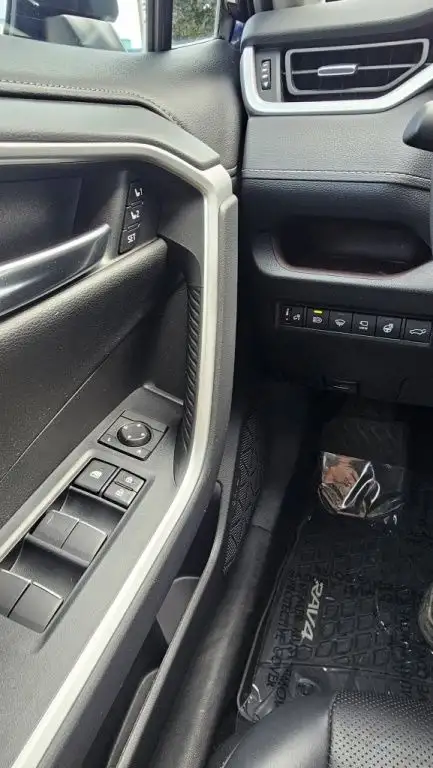 2021 Toyota RAV4 Limitée in Cars & Trucks in Longueuil / South Shore - Image 11