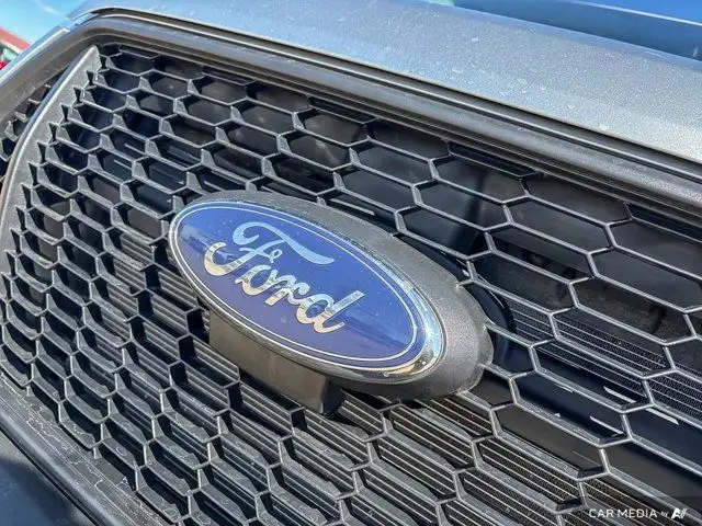 2023 Ford Transit Passenger Wagon T350 | Bluetooth in Cars & Trucks in Saskatoon - Image 15