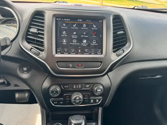 2019 Jeep Cherokee Trailhawk 3.2L 4WD in Cars & Trucks in Calgary - Image 15