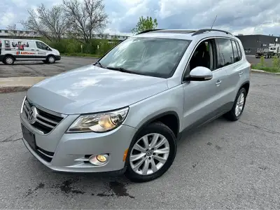 ALL WHEEL DRIVE / LEATHER INTERIOR / PANORAMIC SUN ROOF / HEATED SEATS / BACK UP CAMERA / TWO KEYS A...
