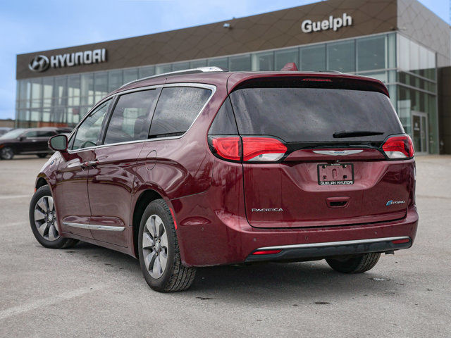 2018 Chrysler Pacifica Hybrid Limited | One Owner! | Panoroof in Cars & Trucks in Guelph - Image 4