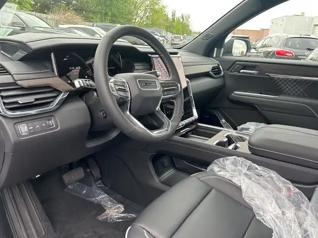2025 GMC Acadia Denali Denali Demo in Cars & Trucks in Oakville / Halton Region - Image 14