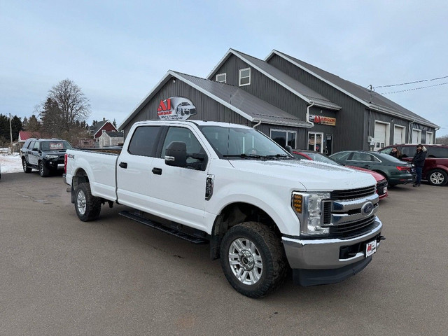 2018 Ford SUPER DUTY F-350 4WD XLT CREW CAB LONG BED $197 Weekly in Cars & Trucks in Summerside