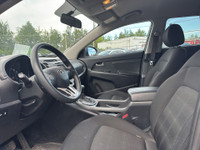 Automatique. Engine: Moteur à 4 cylindres 2.4L/144CI L/100Km City: 10.3 L/100Km Hwy: 7.2 Safety Equi... (image 9)