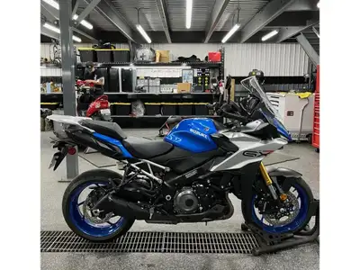 2024 Suzuki GSX-S1000GX Les photos peuvent être à titre indicatif et sans inscription. Les promotion...