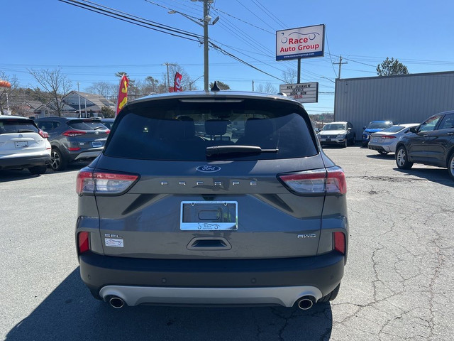  2021 Ford Escape A/C | Keyless Entry | Roof Rack | Heated Seats in Cars & Trucks in Bedford - Image 4