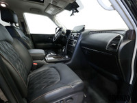 VENDU!!! 2023 Nissan Armada Platinum, Super Black on Black Quilted Leather, Rear Captain Chairs, Ful... (image 7)