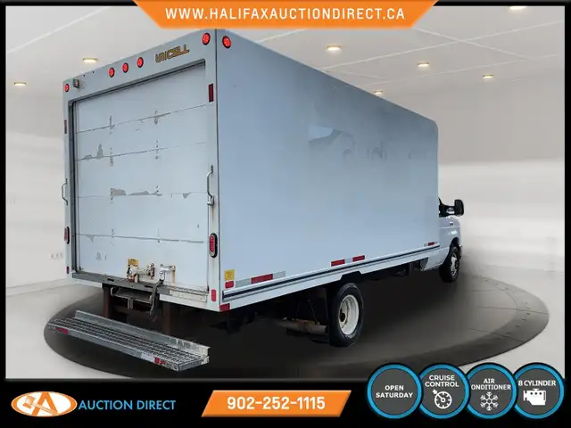 2021 Ford E-350 Cutaway 1 TON CUBE VAN! AC! BLUETOOTH! 16 FOO... in Cars & Trucks in Bedford - Image 6