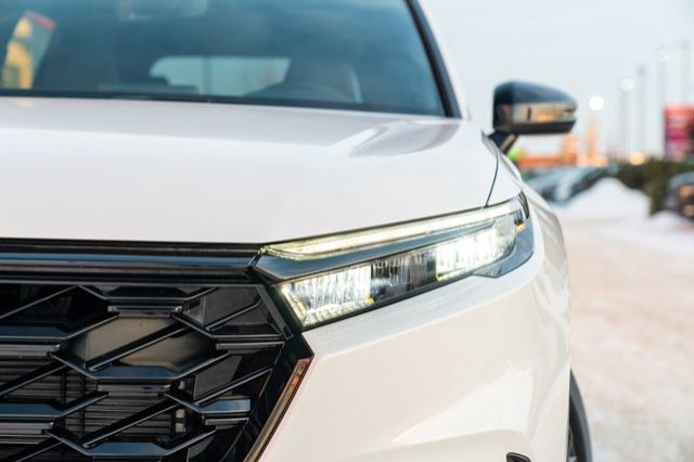 2026 Honda CR-V Hybrid Touring in Cars & Trucks in Edmonton - Image 4