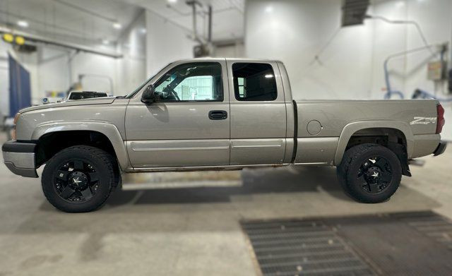 2003 Chevrolet Silverado 1500 K1500 SILVERADO in Cars & Trucks in Lloydminster - Image 3