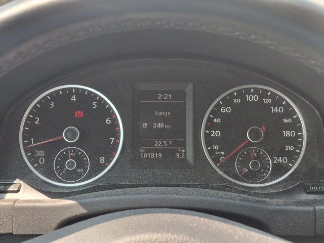 2015 Volkswagen Tiguan Trendline | 6-Speed Manual | Cruise in Cars & Trucks in Guelph - Image 3