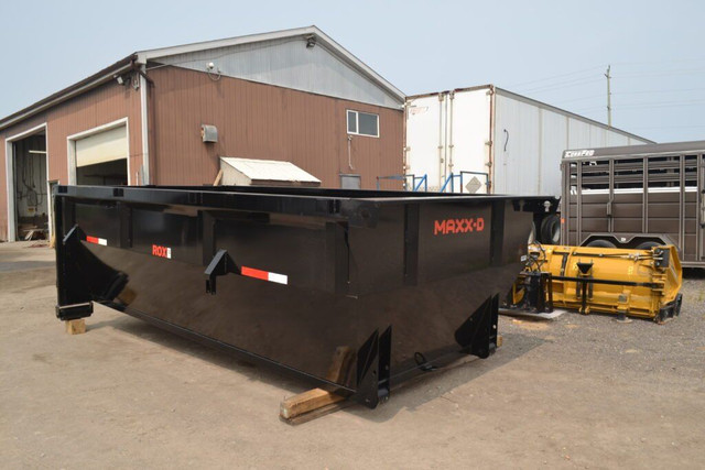Maxx-D 4' And 6' Roll Off Bins in Cargo & Utility Trailers in Peterborough - Image 2
