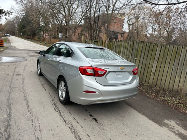 2018 Chevrolet Cruze 4dr Sdn 1.4L LT w/1SD in Cars & Trucks in City of Toronto - Image 2