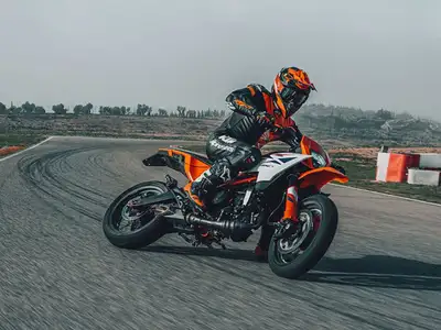 Coming soon. Taking deposits now.Price does not include $1295.00 freight, doc or pdi. 2025 KTM 390 S...