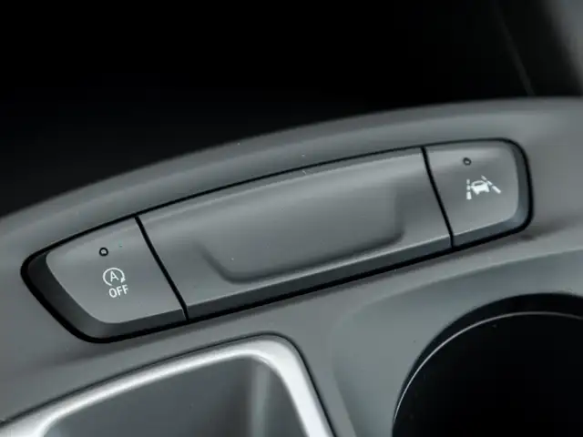 2025 Chevrolet Trax 1RS- Sunroof | Heated Steering Wheel dans Autos et camions dans Région de Markham/York - Image 16