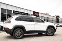 VEHICLE HIGHLIGHTS: BACKUP CAMERA, PANORAMA ROOF, HD RADIO, SATELLITE RADIO SIRIUS, HEATED SEATS, SU... (image 3)